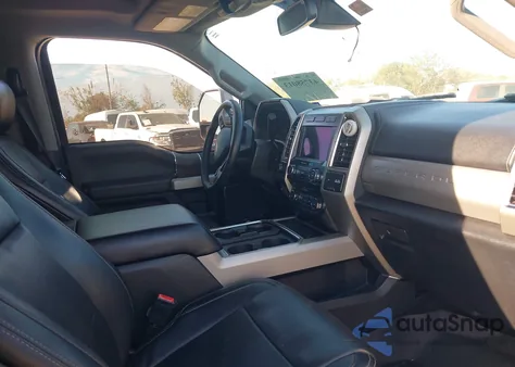 2018 Ford F-250 Lariat из США, поврежденный, VIN 1FT7W2BT2JEB71580